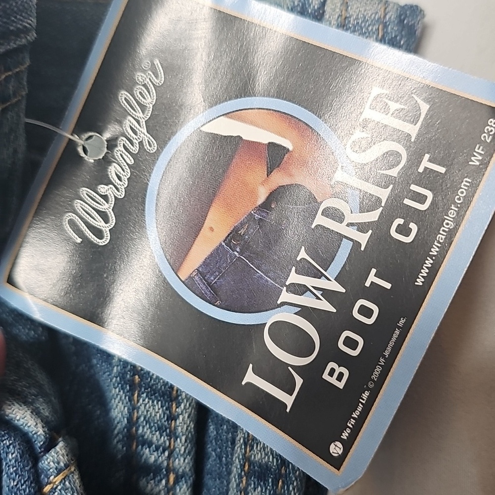 Wrangler Relaxed Fit Denim Jeans - Picture 3 of 3